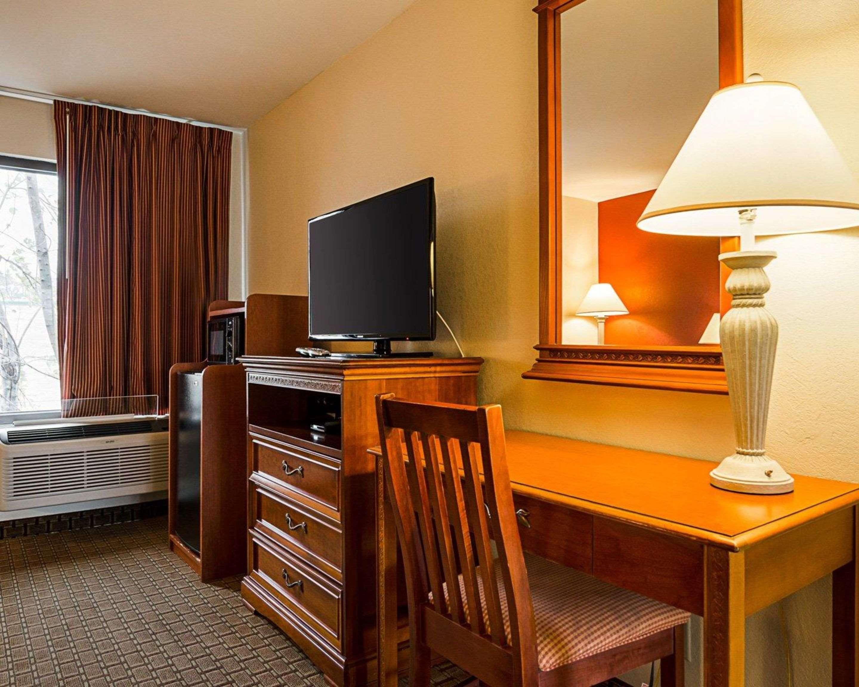 Econo Lodge Richmond Buitenkant foto