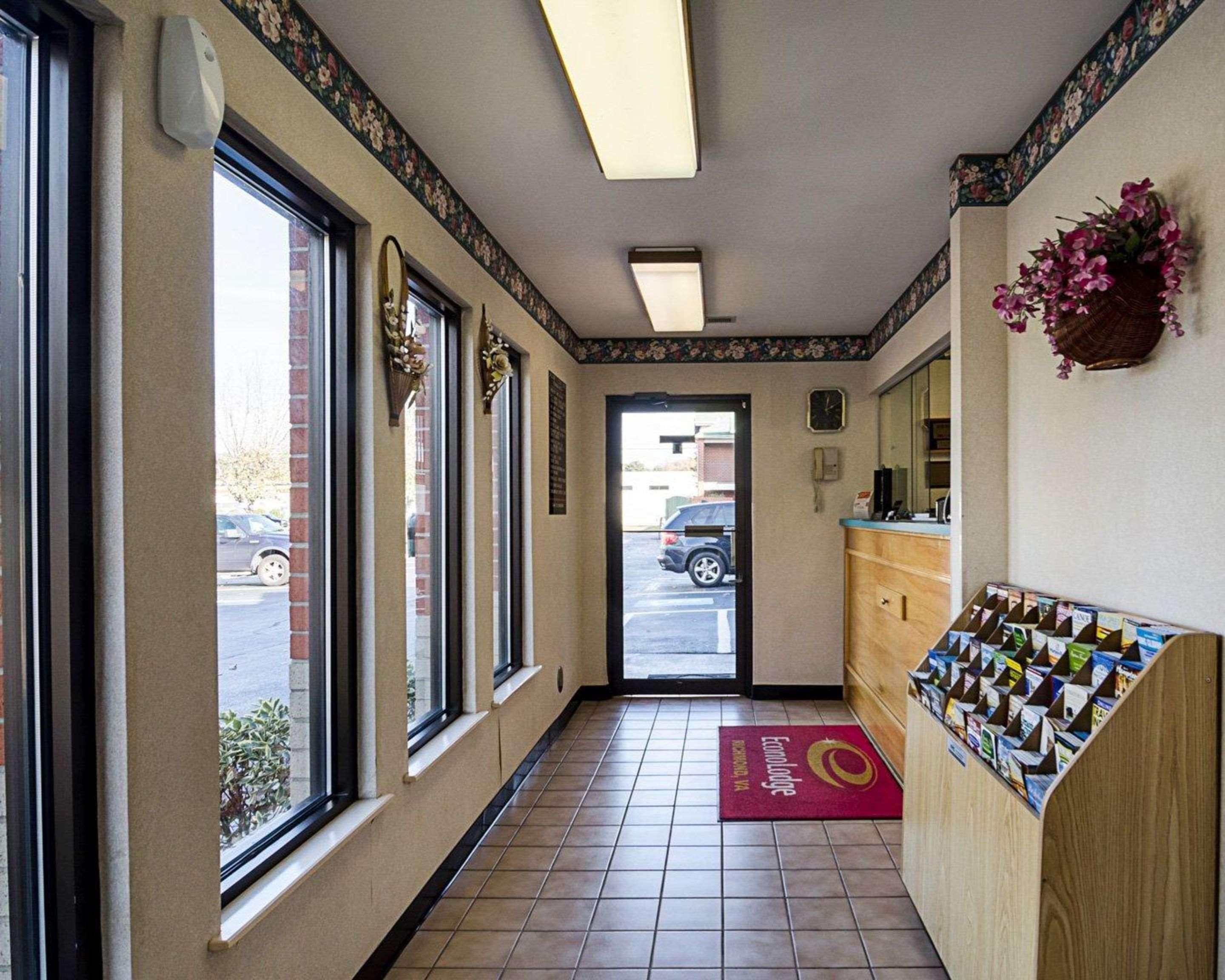 Econo Lodge Richmond Buitenkant foto