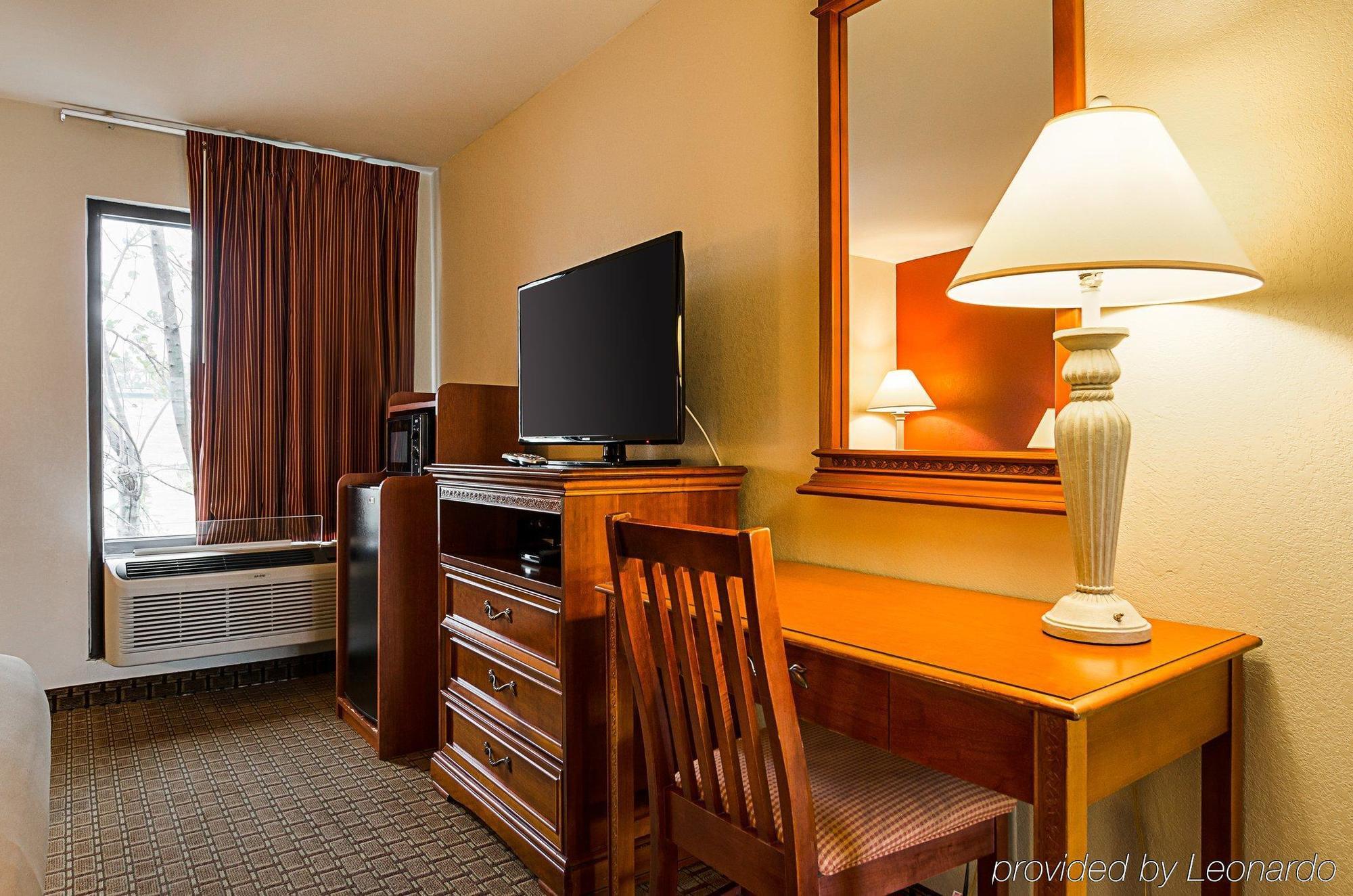 Econo Lodge Richmond Buitenkant foto